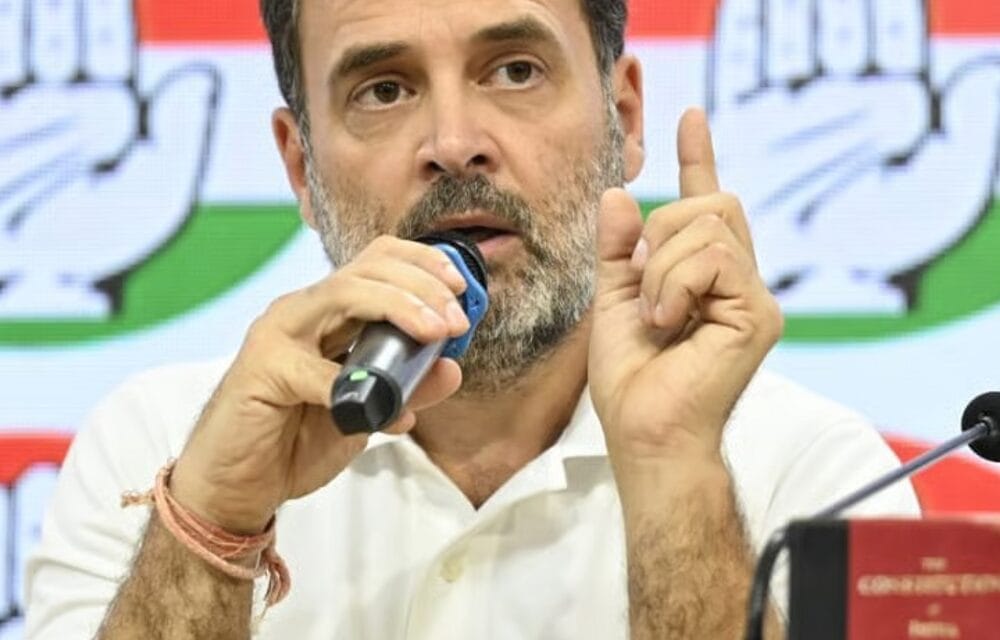 राहुल बोले-मोदी सरकार नया टैक्स स्लैब लाने की तैयारी में:₹1500 से ज्यादा के कपड़ों पर GST 12% से 18% करेगी, य