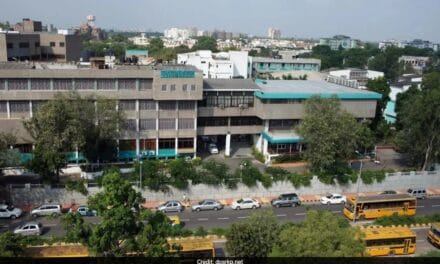 ‘कैंपस में बम प्लांट…’ दिल्ली के 40 से ज्यादा स्कूलों को मिली बम से उड़ाने की धमकी