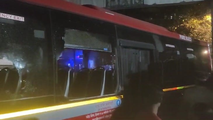 मुंबई के कुर्ला में बेस्ट बस का कहर, कई लोगों को कुचला, चपेट में आए कई गाड़ियां
