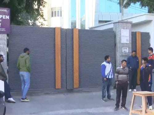 दिल्ली के स्कूलों-रिजर्व बैंक को बम से उड़ाने की धमकी:RBI को रूसी भाषा में आया मेल, मुंबई पुलिस अलर्ट