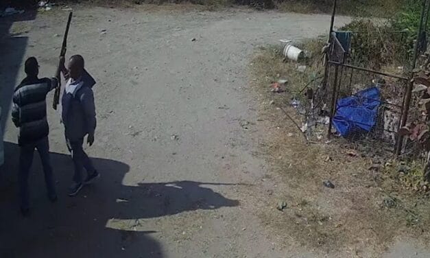 बंदूक लेकर अस्पताल पहुंचा नर्सिंग स्टाफ, कमरा बंद कर डॉक्टर को धमकाया