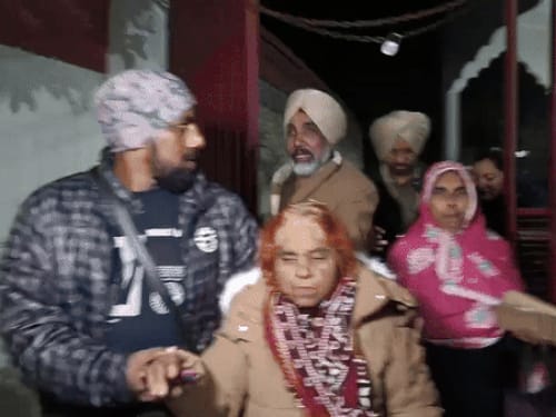 22 साल बाद हमीदा की घर वापसी:पति की मौत के बाद दुबई गई, पहुंचा दिया पाकिस्तान; 2 साल प्रयास के बाद भारत