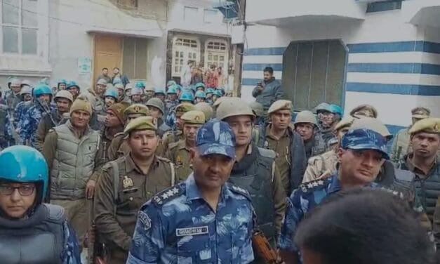 सैकड़ों पुलिसकर्मी के साथ संभल सांसद के घर पहुंची बिजली विभाग की टीम, लगाया स्मार्ट मीटर