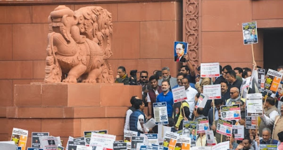 संसद के किसी एंट्री गेट पर धरना-प्रदर्शन नहीं कर सकेंगे सांसद, लोकसभा स्पीकर ने जारी किया आदेश