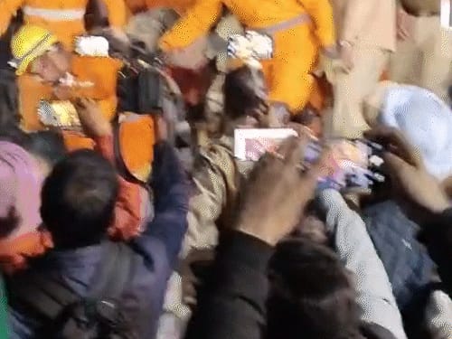 पंजाब में मल्टीस्टोरी बिल्डिंग गिरी:15 के दबे होने की आशंका, एक को बाहर निकाला गया, आर्मी–NDRF पहुंची,