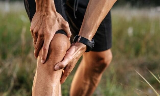 सर्दियों में बढ़ जाता है जोड़ों का दर्द? आराम पाने के लिए फॉलो करें ये Tips