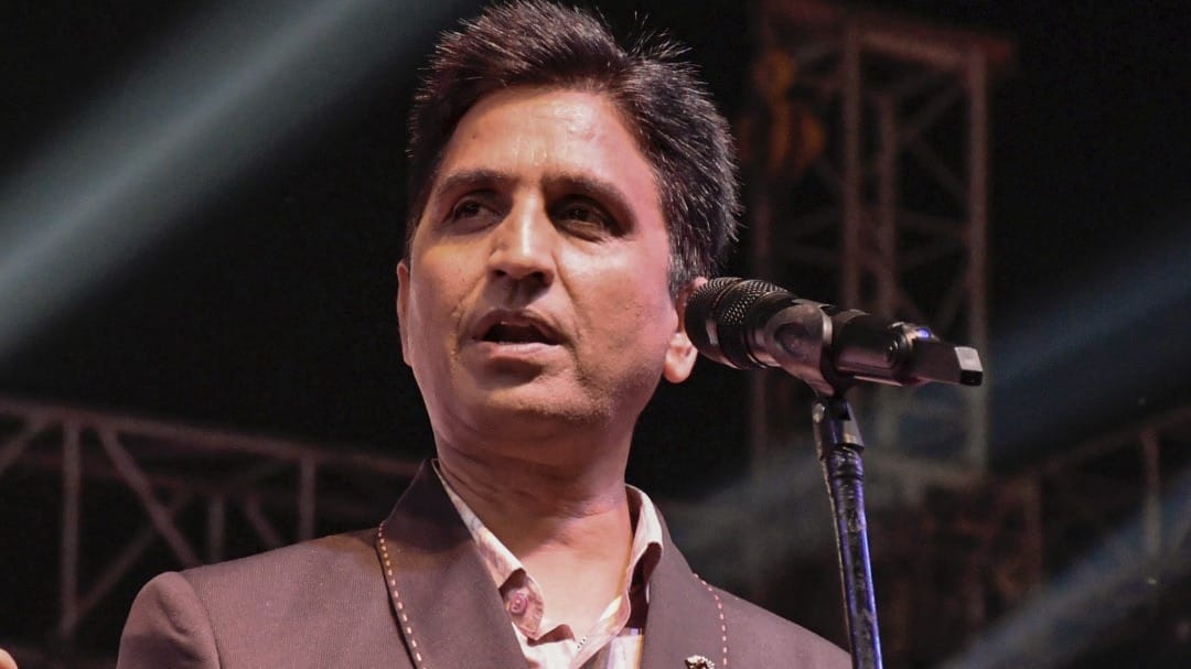 सोनाक्षी सिन्हा और कुमार विश्वास के बयान पर बवाल!