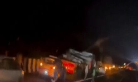 मुंबई-नागपुर हाईवे पर 50 से ज्यादा कार-ट्रक पंचर हुए:रात भर जाम लगा रहा; गाड़ियां लोहे के बोर्ड पर से