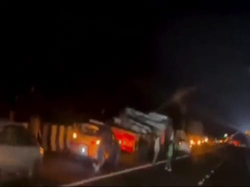 मुंबई-नागपुर हाईवे पर 50 से ज्यादा कार-ट्रक पंचर हुए:रात भर जाम लगा रहा; गाड़ियां लोहे के बोर्ड पर से