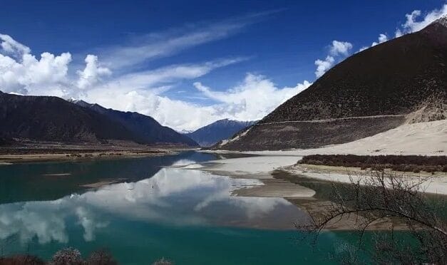 2900 KM लंबी नदी के लिए दुनिया की 37% आबादी में 'WATER WAR', ब्रह्मपुत्र के पानी को कैसे हथियार बना रहा चीन