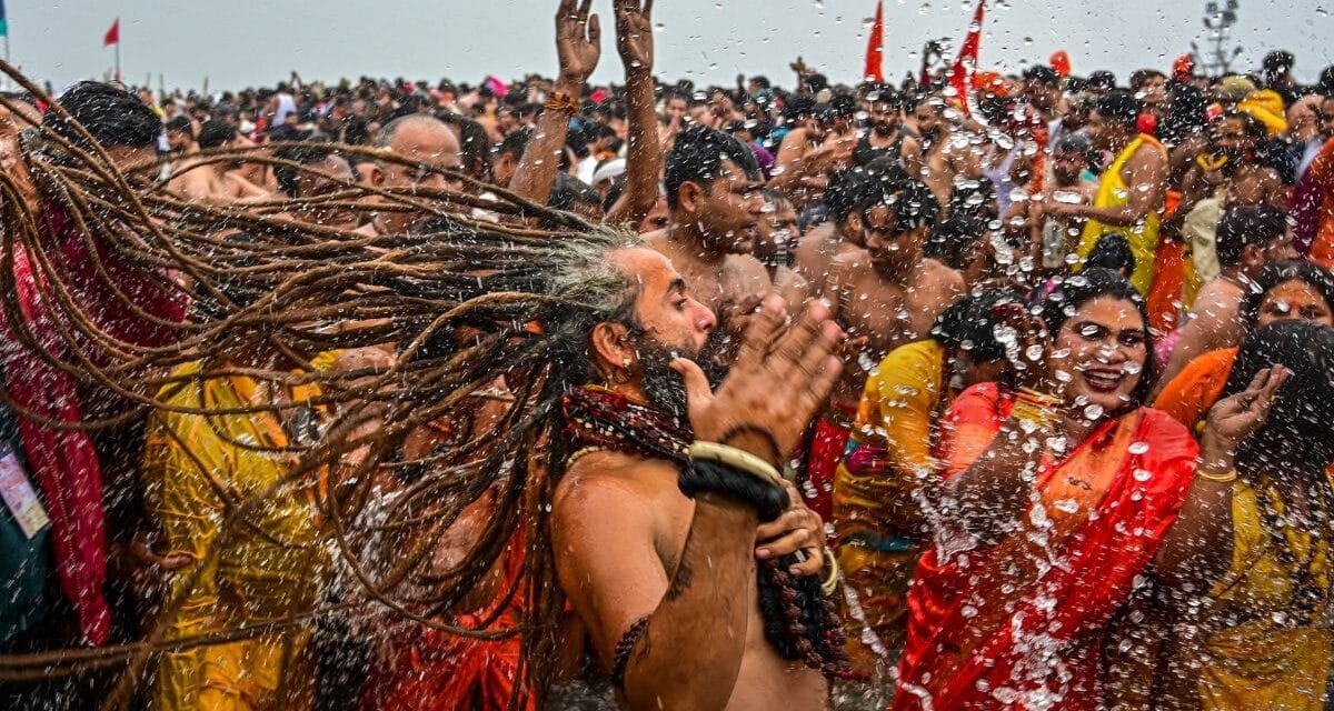महाकुंभ में जा रहे हैं तो जरूर घर ले आएं ये 6 चीजें, जीवन में आएगी सुख-समृद्धि
