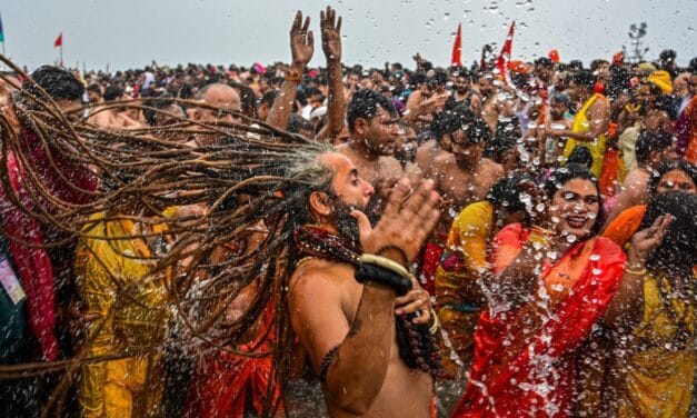 महाकुंभ में जा रहे हैं तो जरूर घर ले आएं ये 6 चीजें, जीवन में आएगी सुख-समृद्धि
