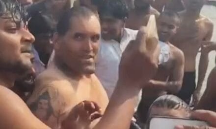 Mahakumbh में स्नान करने पहुंचे The Great Khali