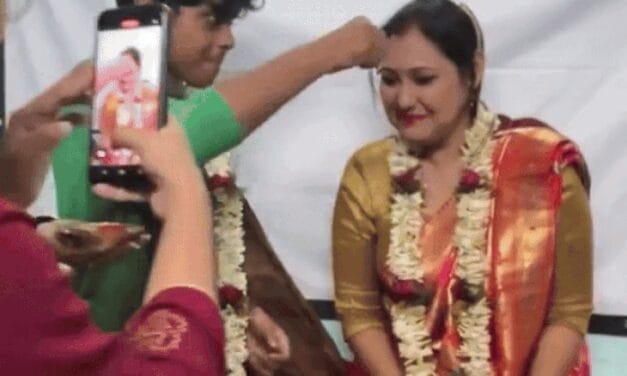 नादिया में प्रोफेसर ने क्लास में स्टूडेंट से रचाई शादी:यूनिवर्सिटी ने फोर्स लीव पर भेजा, सफाई में