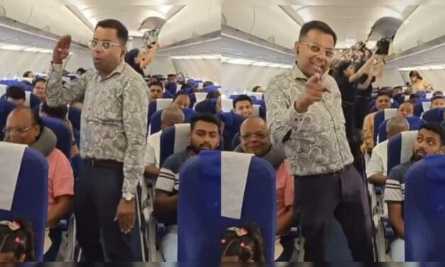 प्लेन में यात्रियों के बीच अचानक नाचने लगा शख्स, लोग बोले