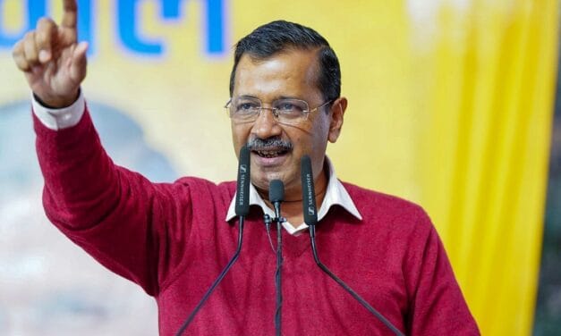 बंगाली वोट साधेगी TMC, मुस्लिमों को रिझाएंगे अखिलेश… दिल्ली चुनाव में AAP की सोशल इंजीनियरिंग क्या?