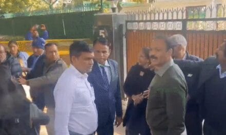 केजरीवाल-संजय सिंह पर एक्शन लेगा एंटी-करप्शन ब्यूरो:विधायकों को 15 करोड़ के ऑफर के दावे पर नोटिस भे