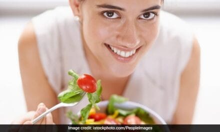 National Women’s Day: महिलाओं के शरीर में बहुत जल्दी होने लगती है इन विटामिन की कमी, ये चीजें खाकर रखें खुद को हम