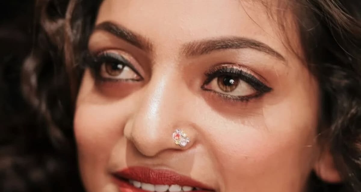 मोनालिसा की खूबसूरती ही नहीं आवाज के भी हो जाएंगे फैन! शेयर किया 26 साल पुराना गाना गाते हुए वीडियो,