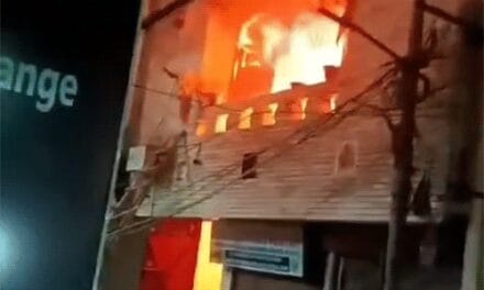 दिल्ली-घर में आग लगी, सेकेंड फ्लोर से कूदे 6 लोग:2 महिलाएं, 3 युवक और एक नाबालिग अस्पताल में भर्ती; गैस