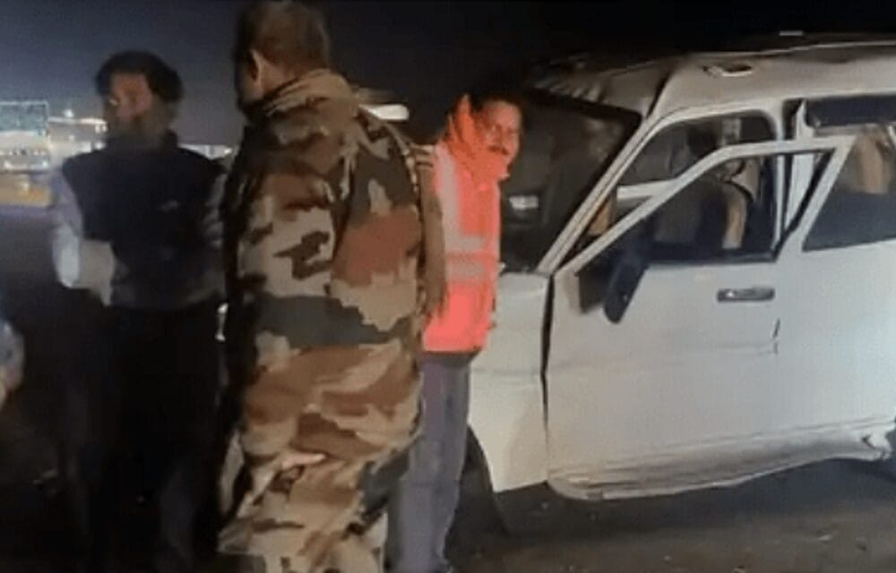 भास्कर अपडेट्स:महाकुंभ जा रही स्कॉर्पियो बस से टकराई, 3 श्रद्धालुओं की मौत
