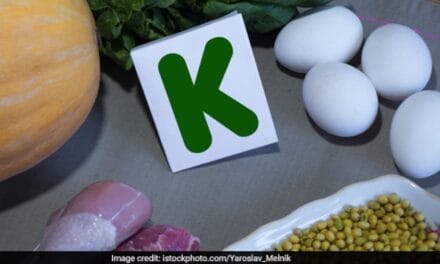 Vitamin K Rich Foods: शरीर के लिए बेहद जरूरी है विटामिन K, क्यों इसे विटामिन D के साथ लेना है जरूरी