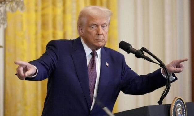 Donald Trump ने मास डिपोर्टेशन नीति का किया बचाव, बोले