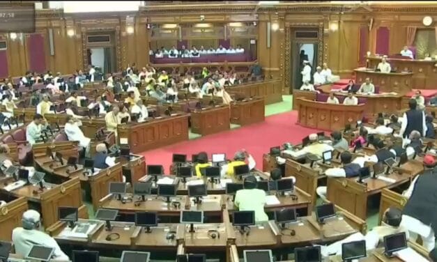 UP विधानसभा में 'नेता जी' के जिक्र पर हंगामा, भड़के महाना, कार्यवाही स्थगित