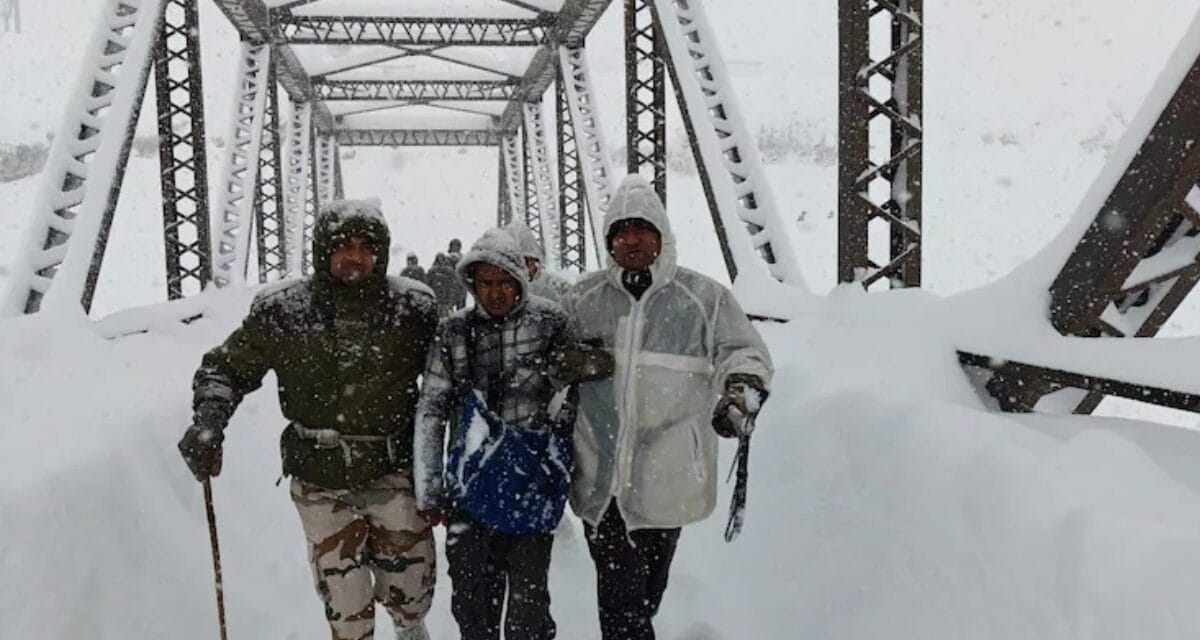 चमोली हिमस्खलन: भारी बर्फबारी से रुका रेस्क्यू ऑपरेशन, 55 में से 4 मजदूर अब भी लापता