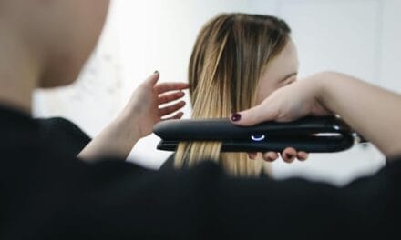 जादू की छड़ी नहीं, ये हैं Hair Straightener, 5 मिनट में सैलून जैसे स्‍मूथ हेयर पाने की इच्‍छा करेंगे पूरी