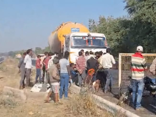 सीधी में टैंकर और जीप की टक्कर, 8 की मौत:13 लोग घायल, 7 की हालत गंभीर; मुंडन संस्कार में मैहर जा रहे थे