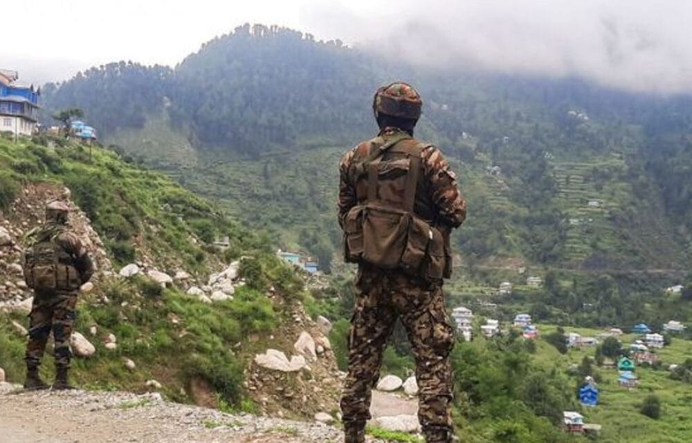 राजौरी में सीमा पार से फायरिंग, एक जवान घायल:स्नाइपर अटैक हुआ; LoC पर ब्लास्ट की भी खबर; सेना का सर्च ऑ