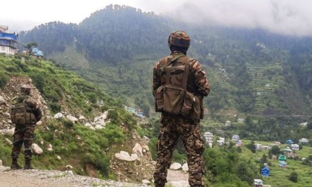 राजौरी में सीमा पार से फायरिंग, एक जवान घायल:स्नाइपर अटैक हुआ; LoC पर ब्लास्ट की भी खबर; सेना का सर्च ऑ