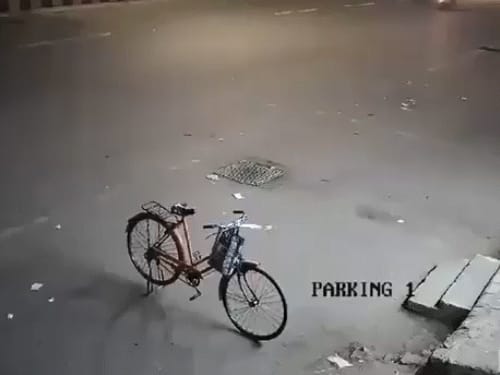 वडोदरा में 8 को 120 की स्पीड से टक्कर मारी:महिला की मौत, VIDEO; कार से निकलकर आरोपी लॉ स्टूडेंट चिल्लाया