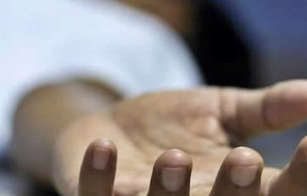 आंध्र प्रदेश में पिता ने दो बच्चों की हत्या की:फिर खुद पंखे से लटककर फांसी लगाई; बच्चों के पढ़ाई मे