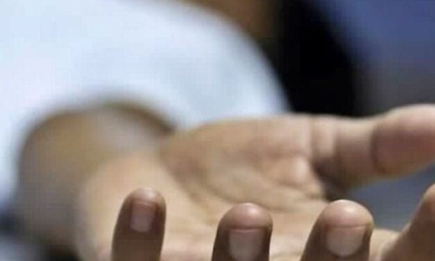 आंध्र प्रदेश में पिता ने दो बच्चों की हत्या की:फिर खुद पंखे से लटककर फांसी लगाई; बच्चों के पढ़ाई मे