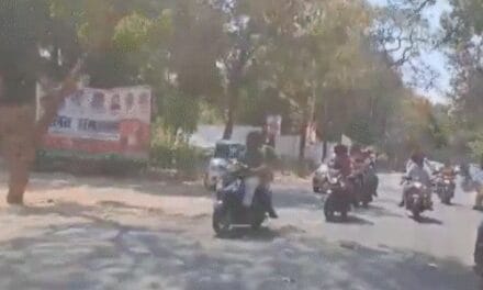 तेजप्रताप की पुलिसकर्मी को धमकी-ठुमका लगाओ वरना सस्पेंड हो जाओगे:पत्रकार की पैंट फड़वाई, CM हाउस के