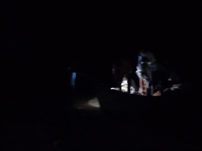 शिवपुरी के माता टीला डैम में नाव पलटी, 7 लापता:गांववालों ने 8 लोगों को बचाया; गोताखोरों की मदद से रेस