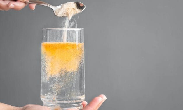Electrolyte Deficiency: शरीर में इलेक्ट्रोलाइट की कमी होने पर दिखने लगते हैं ये संकेत, जानिए एक दिन में कितना Electroly
