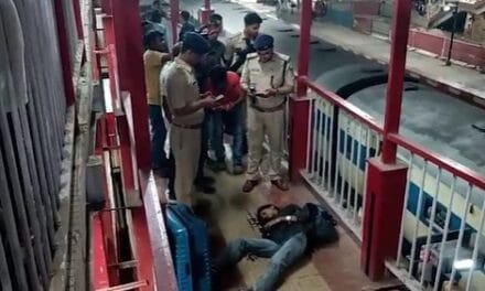 बिहार के आरा रेलवे स्टेशन पर फायरिंग, बाप-बेटी समेत 3 लोगों की मौत
