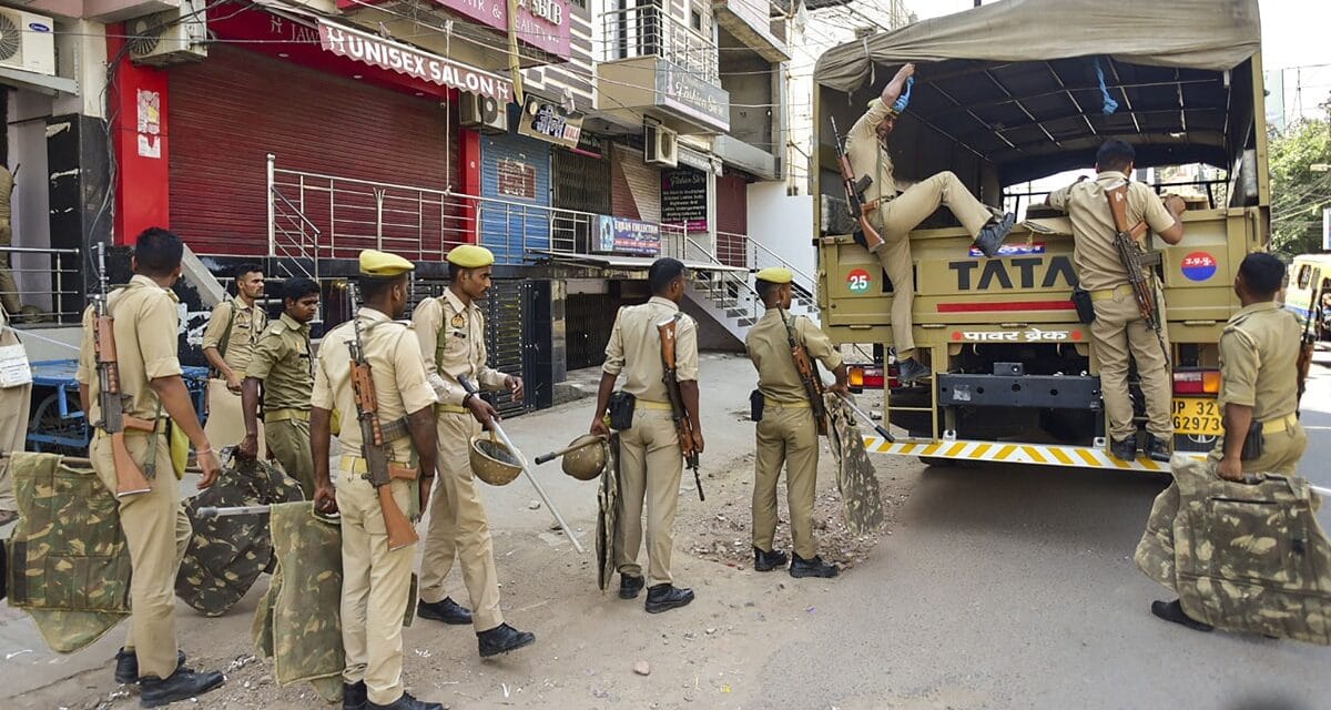 यूपी पुलिस में 28,138 पदों पर होंगी भर्तियां, अप्रैल-मई के बीच मांगे जाएंगे आवेदन