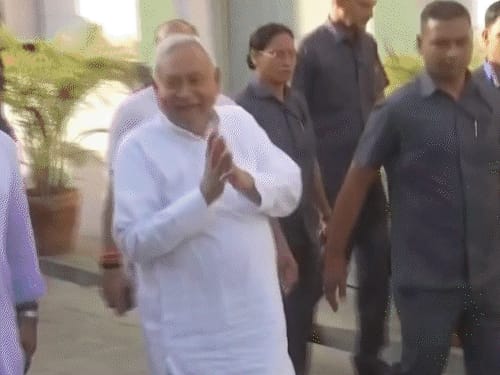 वक्फ बिल का विरोध, 6 मुस्लिम नेताओं ने JDU छोड़ी:बोले