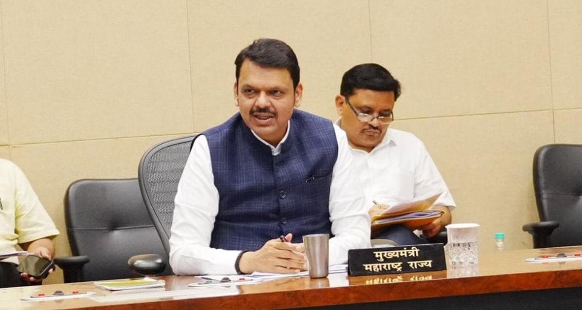 महाराष्ट्र में हिंदी की अनिवार्यता खत्म, 5वीं तक हिन्दी पढ़ाने के फैसले पर लगी रोक
