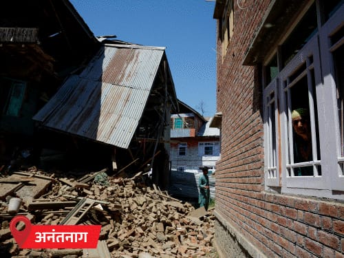 कश्मीर में सेना का एक्शन, 4 आतंकियों के घर ढहाए:जलशक्ति मंत्री बोले