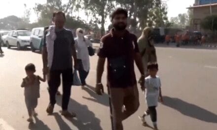 गुजरात में 1700 से ज्यादा बांग्लादेशी हिरासत में:राजस्थान से 109 पाकिस्तानियों को वापस भेजा गया, पाकि
