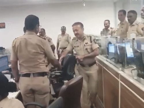 मुंबई पुलिस की कमान संभालेंगे बिहार के देवेन भारती:पुलिस कमिश्नर बने, कसाब को फांसी दिलवाने में अ