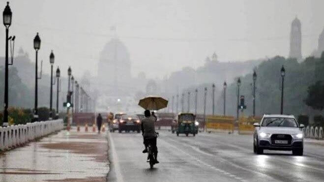 दिल्ली-NCR में देर रात हुई बारिश, पंजाब-हरियाणा समेत कई राज्यों में तूफान और ओलावृष्टि का अलर्ट
