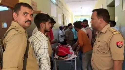 गंगा में कूदी दो बहनें, एक की मौत, दारोगा ने ऐसे बचाई दूसरी की जान