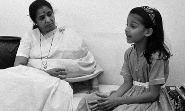 सुपरस्टार की बेटी, जिसे दो फिल्में करने के बाद कहा गया मनहूस, फिर ये सुपरस्टार बना मसीहा, चमकी किस्