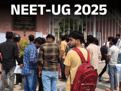 NEET UG आज 2 बजे से:यूपी में कलावा काटा, पेरेंट्स-पुलिस में झड़प; राजस्थान में बच्चों पर फूल बरसाए; छत्